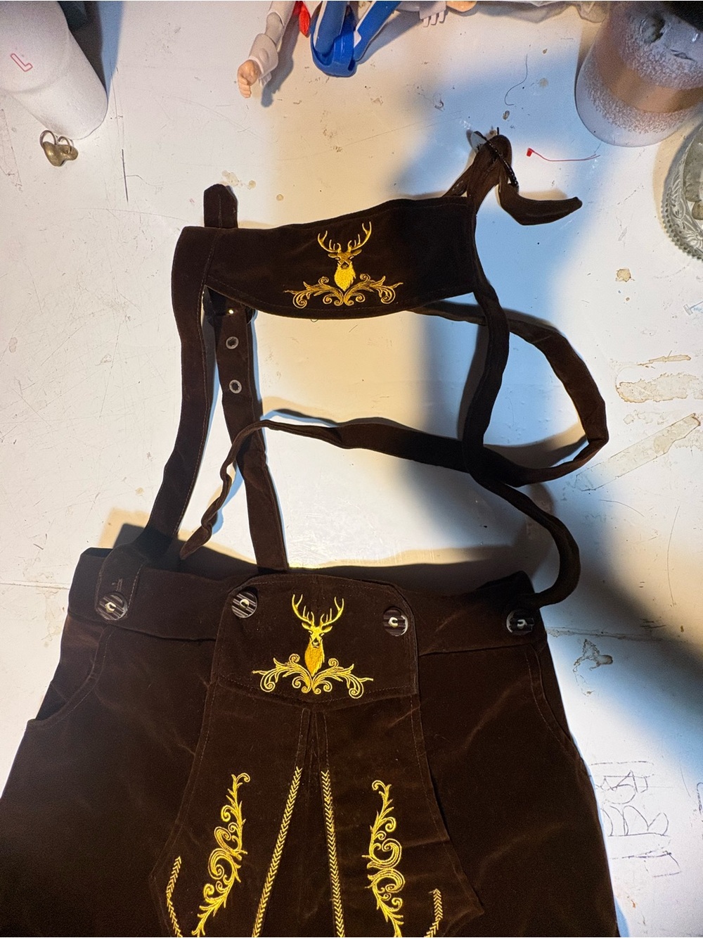 pair of women’s traditional brown German Lederhosen - Picture 8 of 11